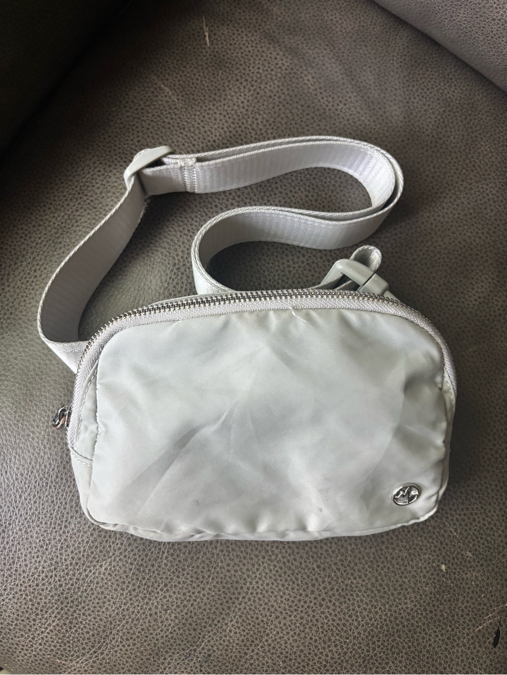 Pander Design Silver Belt Bag / Crossbody Light Gray / Silver